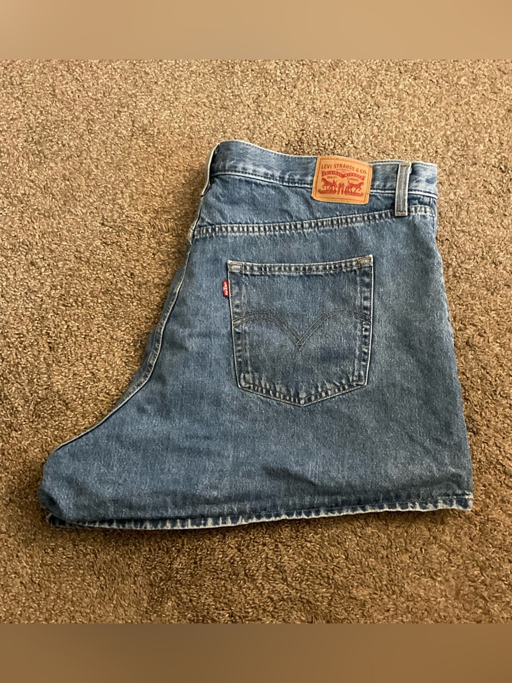 Levi’s High Waisted Mom Jean Shorts 22W